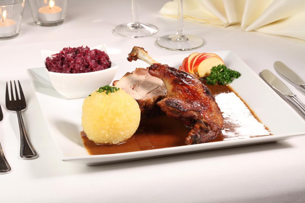 Gasthaus Schwan Riedenburg Eksteriør billede